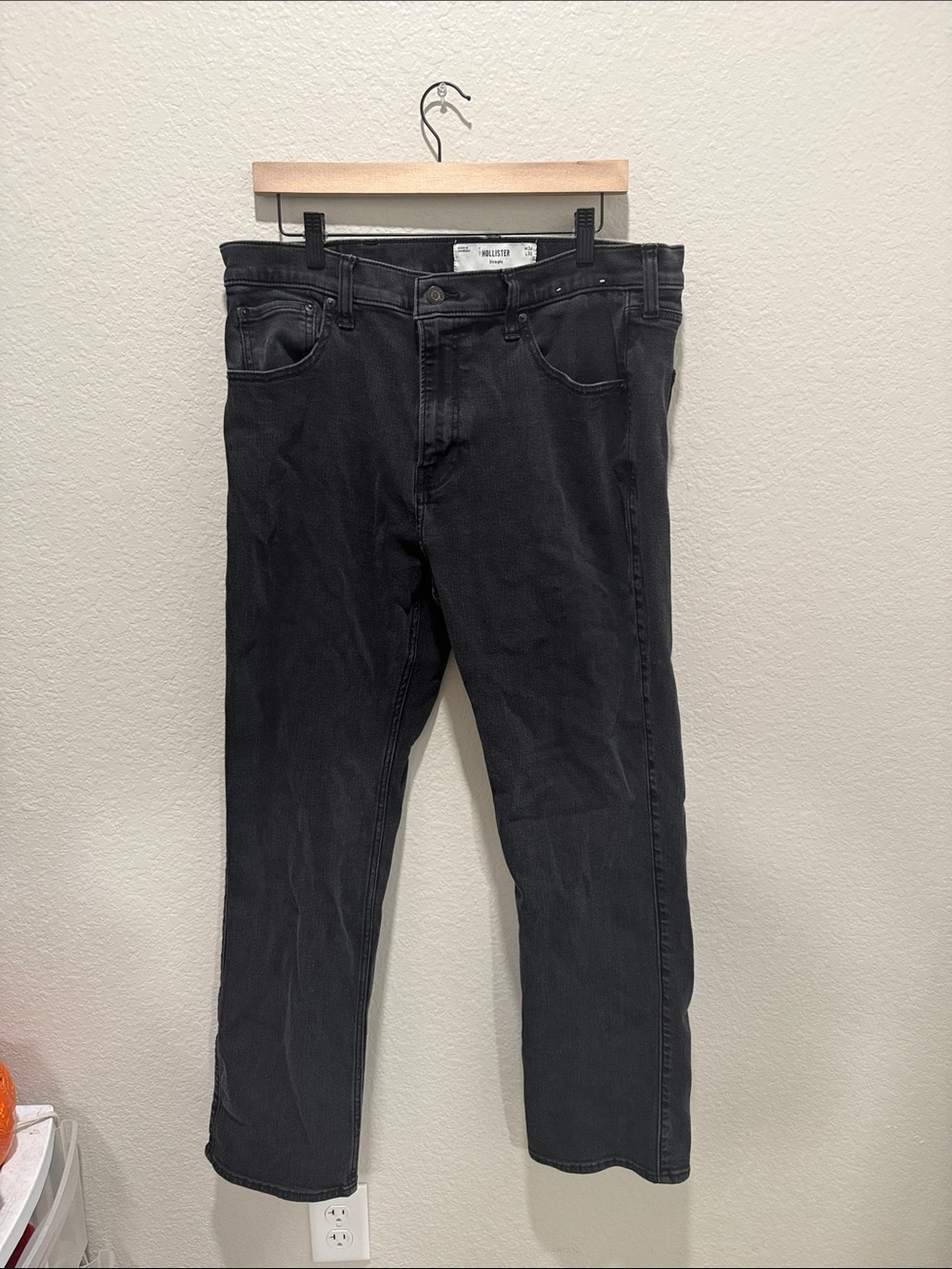 Hollister Men’s Black Straight Jeans